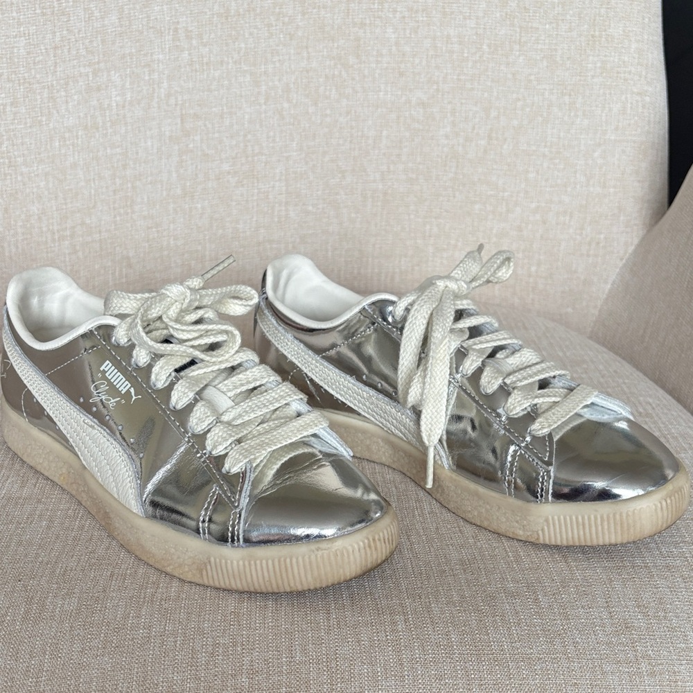 Puma Women's Metallic Silver Sneakers